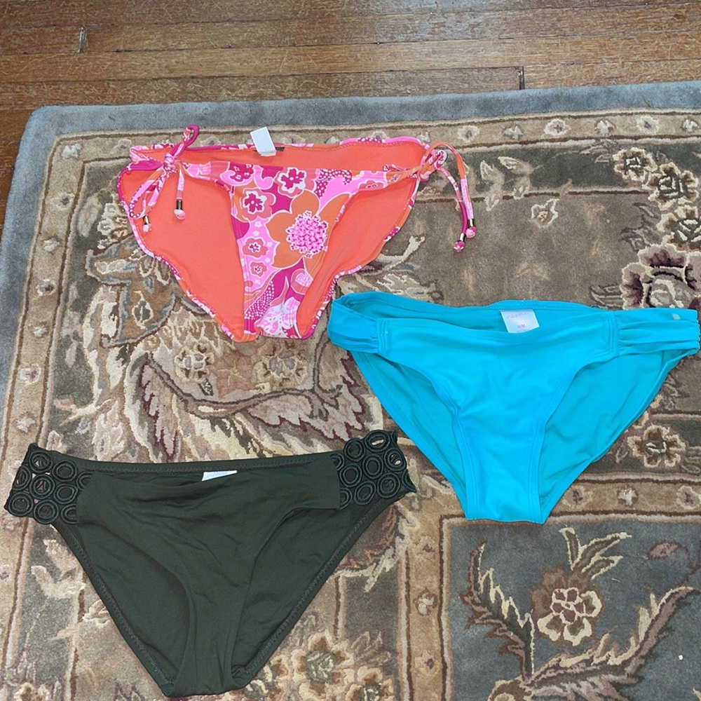 Various bikini bottoms!